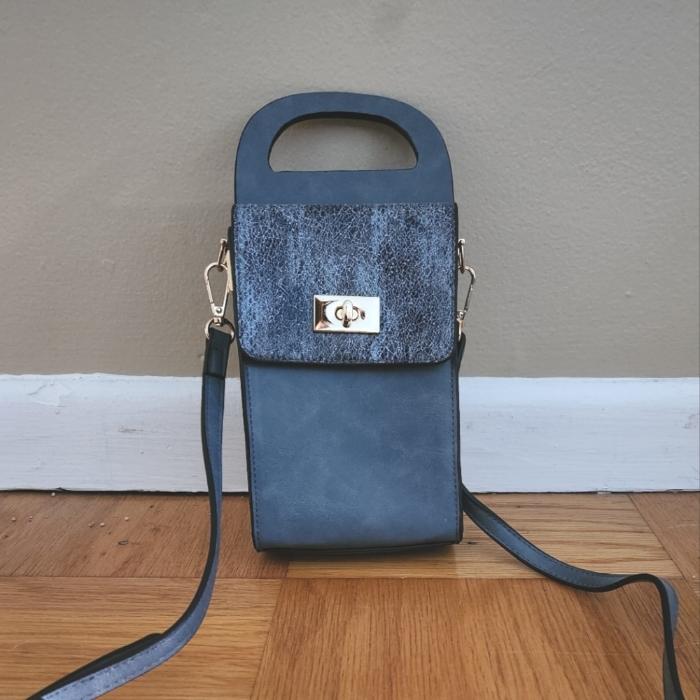 Blue Crossbody Bag with Structured Design and Adjustable Strap